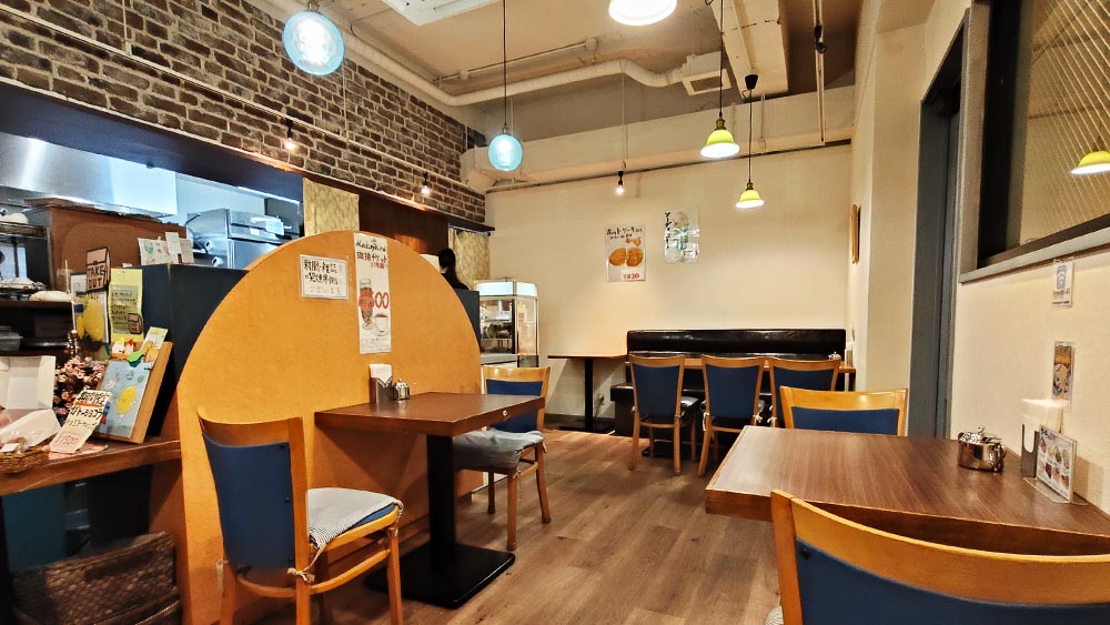 お店の雰囲気│キッチンエリアが近い禁煙室